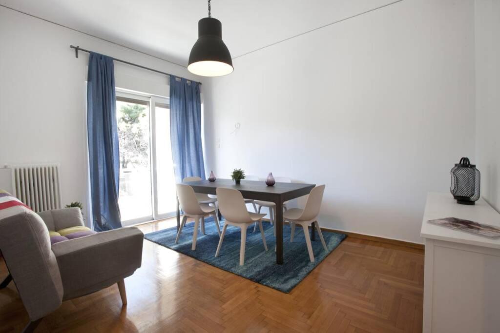 Palaio Faliro, A Bright And Spacious Apartment アテネ エクステリア 写真